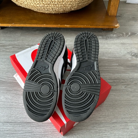 Nike Black and White Sneakers
